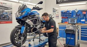 motor-sedang-servis-di-bengkel-resmi